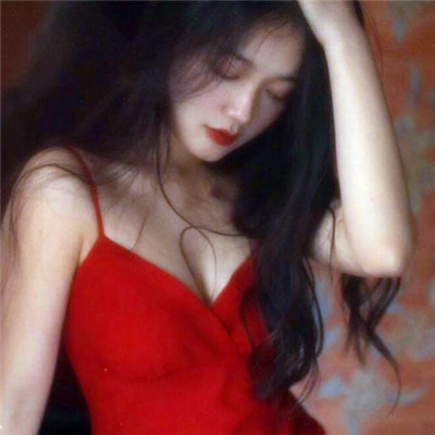 胸大的姑娘的图片头像