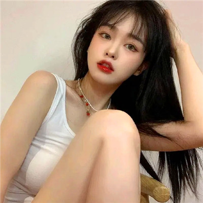 胸大的姑娘的图片头像