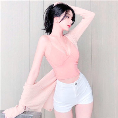 胸大的姑娘的图片头像
