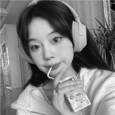 真人少女心头像仙气黑白高清图片