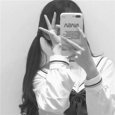 真人少女心头像仙气黑白高清图片