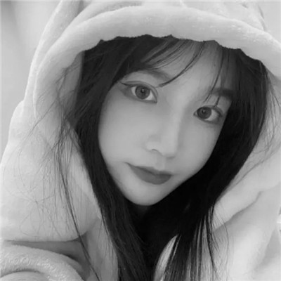 真人少女心头像仙气黑白高清图片
