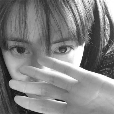 真人少女心头像仙气黑白高清图片