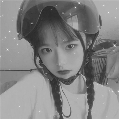 真人少女心头像仙气黑白高清图片