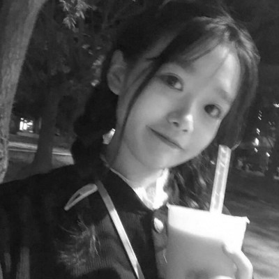 真人少女心头像仙气黑白高清图片