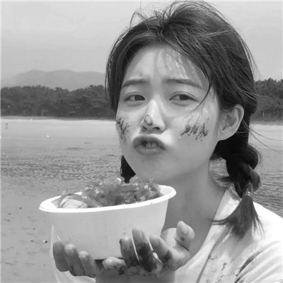 真人少女心头像仙气黑白高清图片
