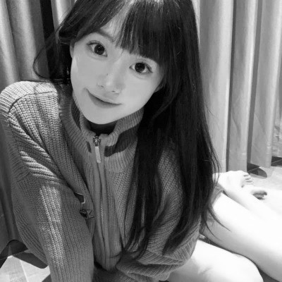 黑白女生头像图片真人