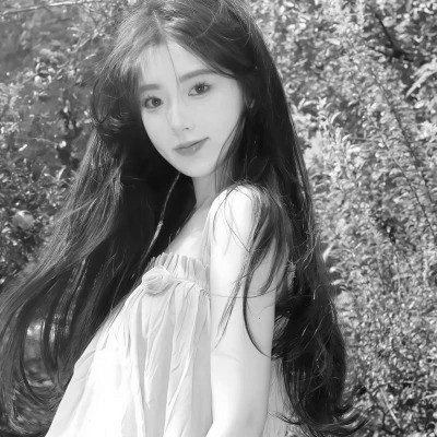 黑白女生头像图片真人