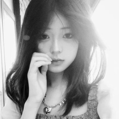 黑白真人女头图片