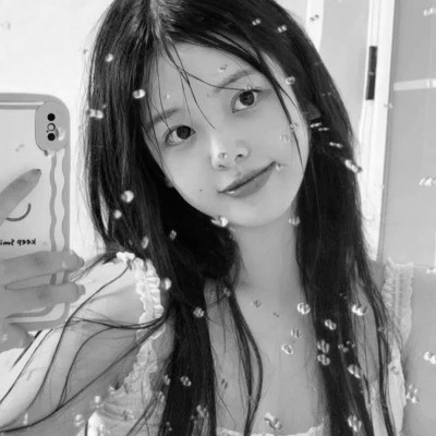 黑白真人女头图片