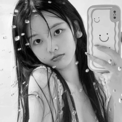 黑白真人女头图片
