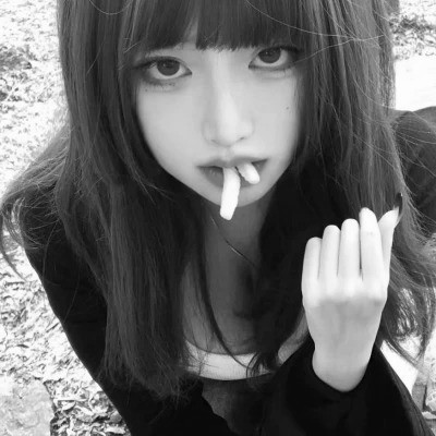 黑白真人女头图片