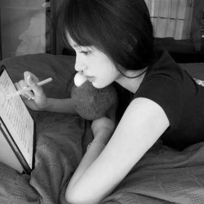 黑白真人女头图片