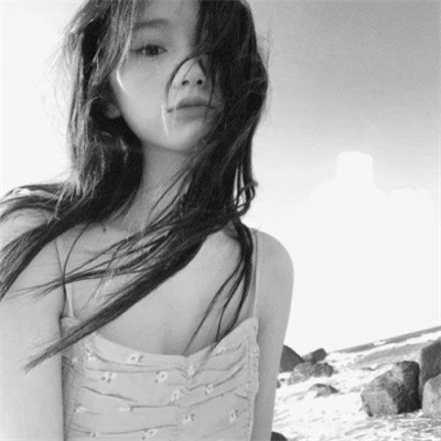 黑白真人女头图片