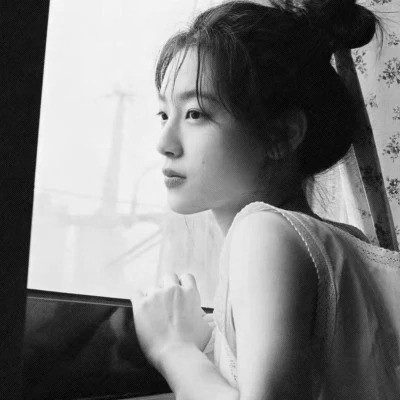 黑白真人女头图片