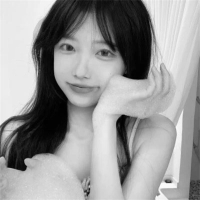 黑白真人女头图片