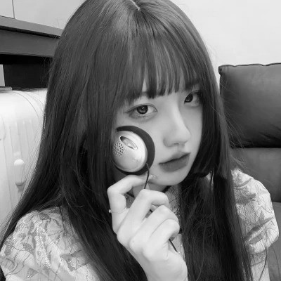 黑白真人女头图片