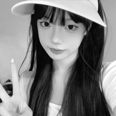 黑白真人女头图片