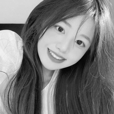 黑白真人女头图片
