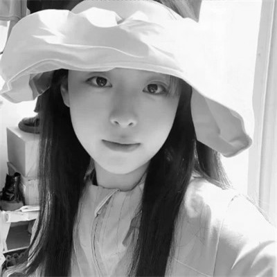 黑白真人女头图片