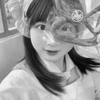 黑白真人女头图片