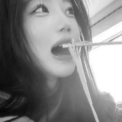 黑白真人女头图片
