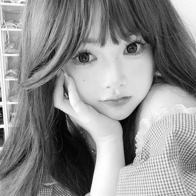 黑白真人女头图片