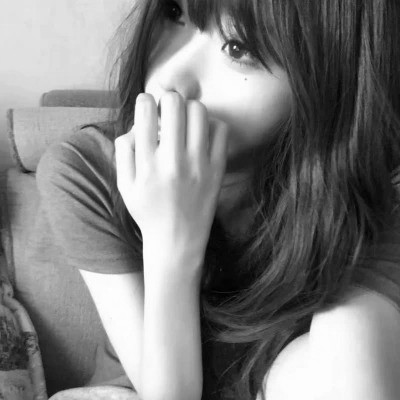 黑白真人女头图片