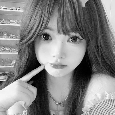 黑白真人女头图片
