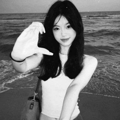 黑白真人女头图片