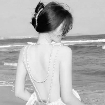 黑白真人女头图片