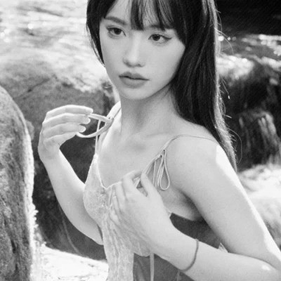 黑白女生头像真人