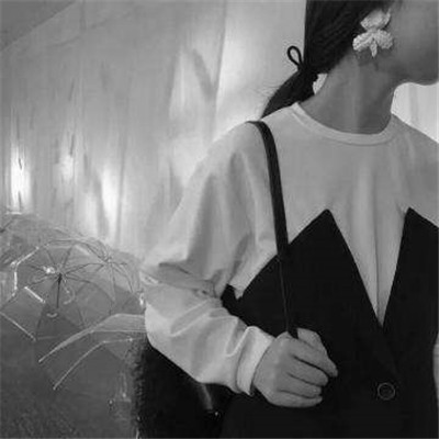 ins黑白女生部位头像图片