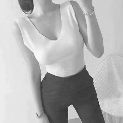 ins黑白女生部位头像图片