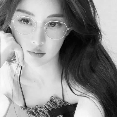 QQ黑白头像女生真人高清图片