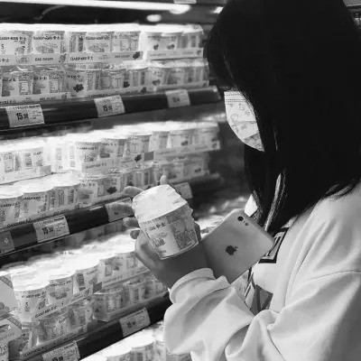 qq头像女生黑白少女高清图片