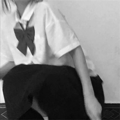 qq头像女生黑白少女高清图片