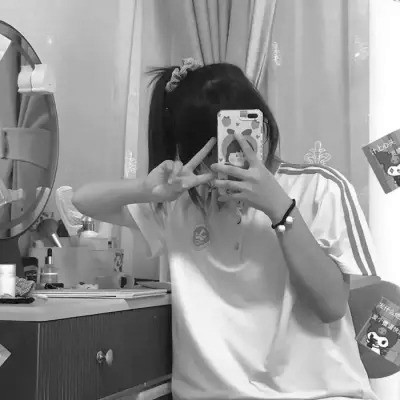qq头像女生黑白少女高清图片
