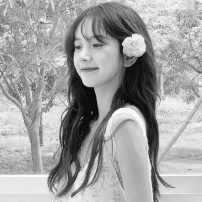 qq头像女生黑白少女高清图片