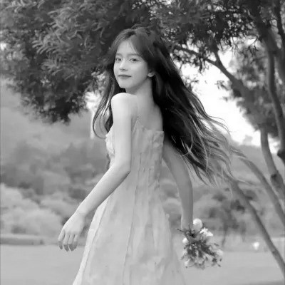 qq头像女生黑白少女高清图片