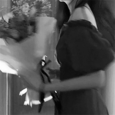 qq头像女生黑白少女高清图片