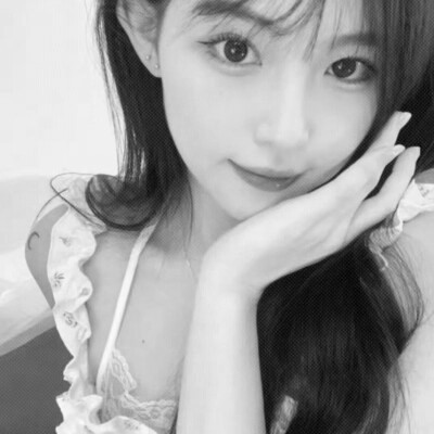 qq头像女生黑白少女高清图片