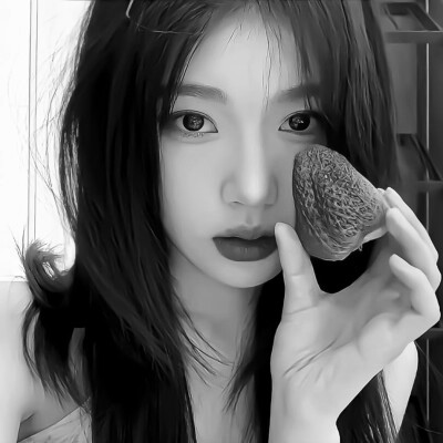 qq头像女生黑白少女高清图片