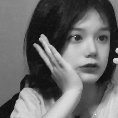 黑白系头像女生可爱小清新图片
