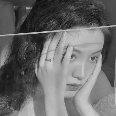 黑白女生头像唯美真人可爱图片