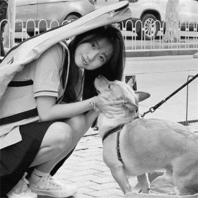 黑白女生头像唯美真人可爱图片