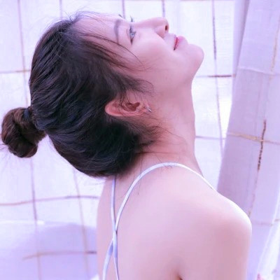 简单干净小清新头像女