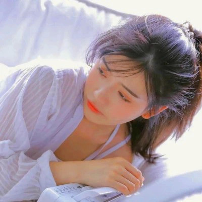 简单干净小清新头像女