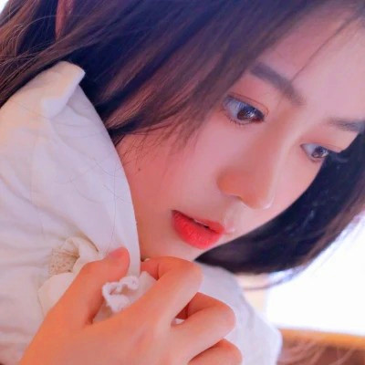简单干净小清新头像女