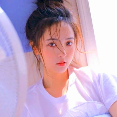 简单干净小清新头像女